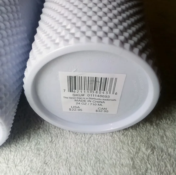 Starbucks Studded white bling Tumblrs - Picture 6 of 10